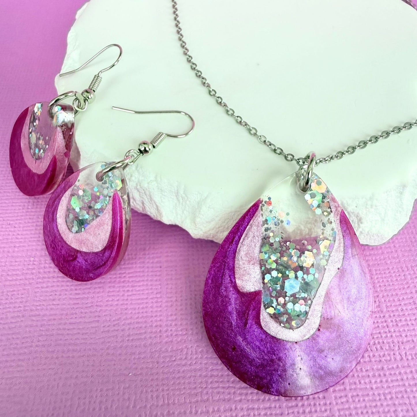 Australian handmade jewellery gift set Pink Geode showing necklace and earrings