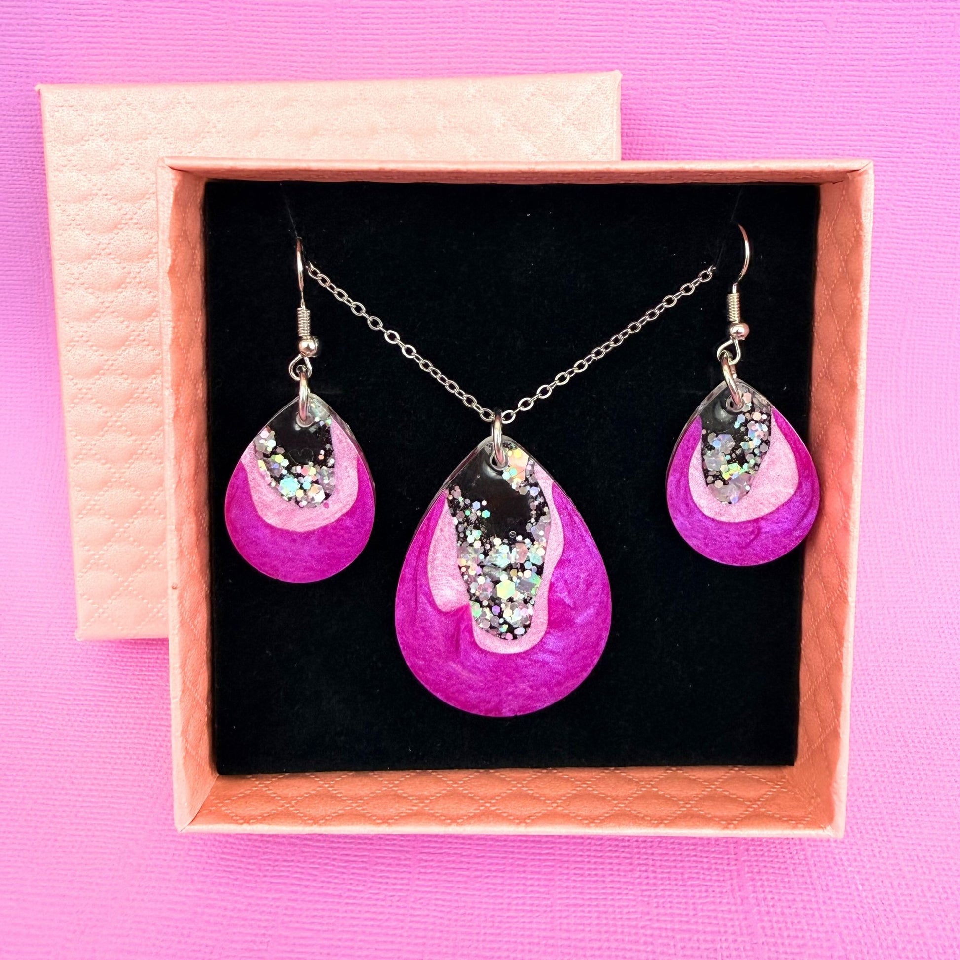 Handmade necklace and earrings gift set Pink Geode in gift packaging
