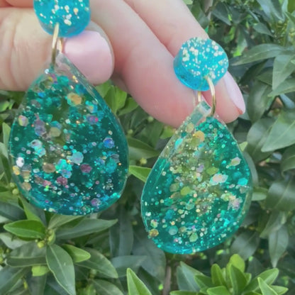 Video of Australian handmade drop earrings Cerulean Sea showing gentle movement