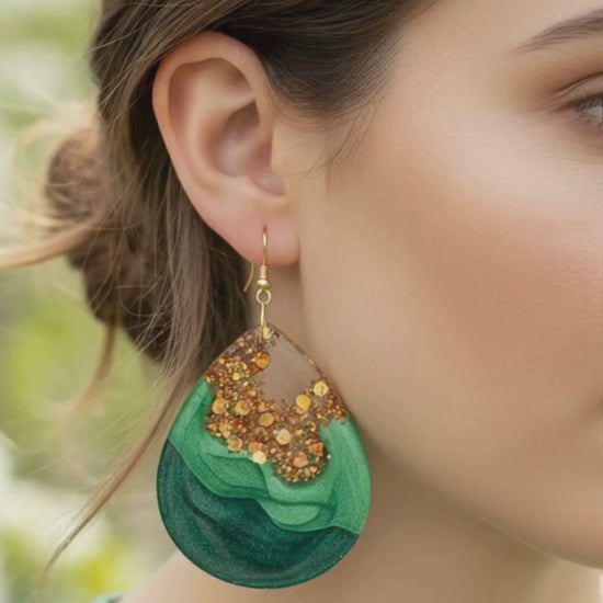 Video of Australian handmade dangle earrings Emerald Geode showing movement and sparkle