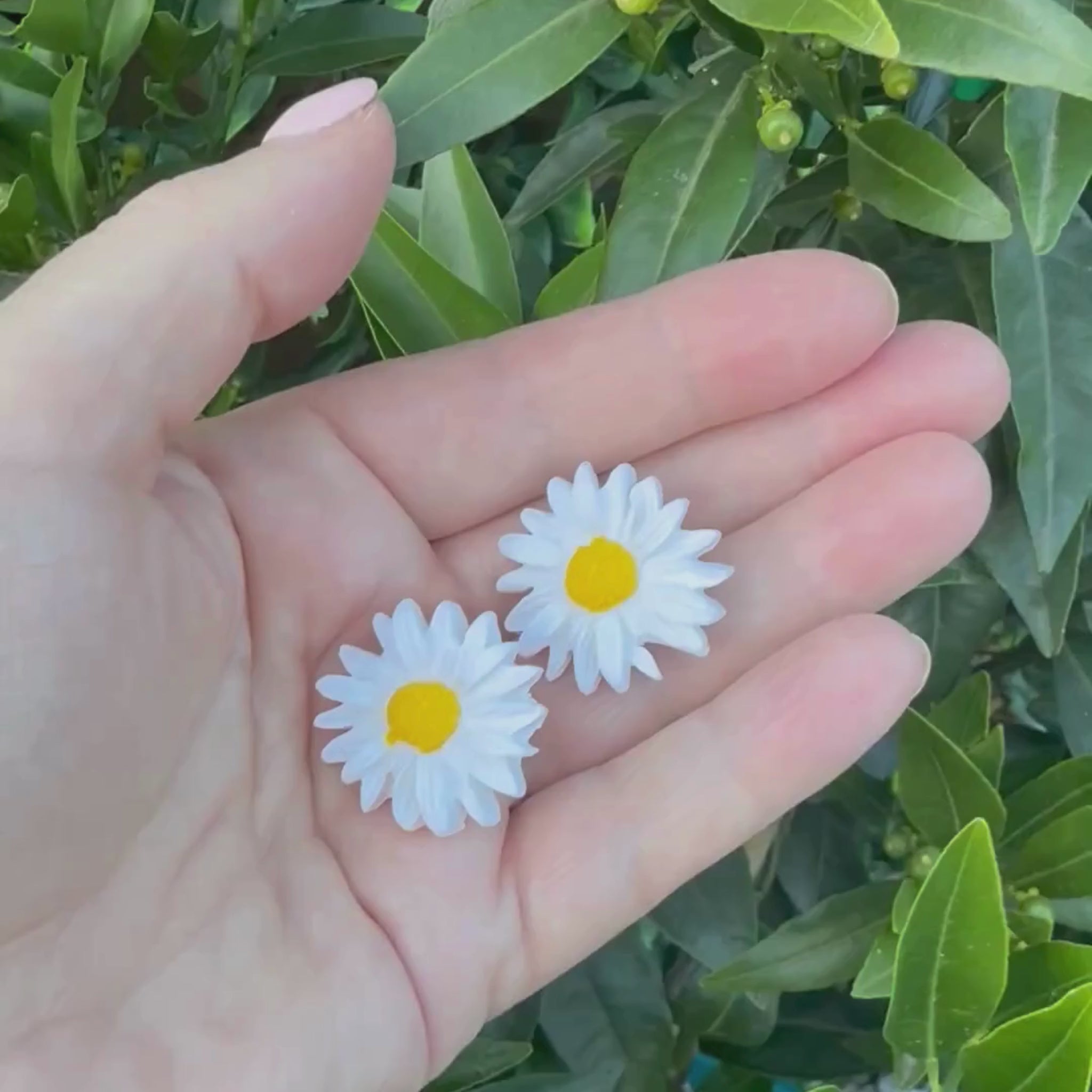 Video of Australian handmade stud earrings Sunny Meadow Daisy Studs showing lightweight movement