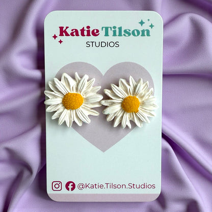Handmade stud earrings Sunny Meadow Daisy Studs in gift packaging